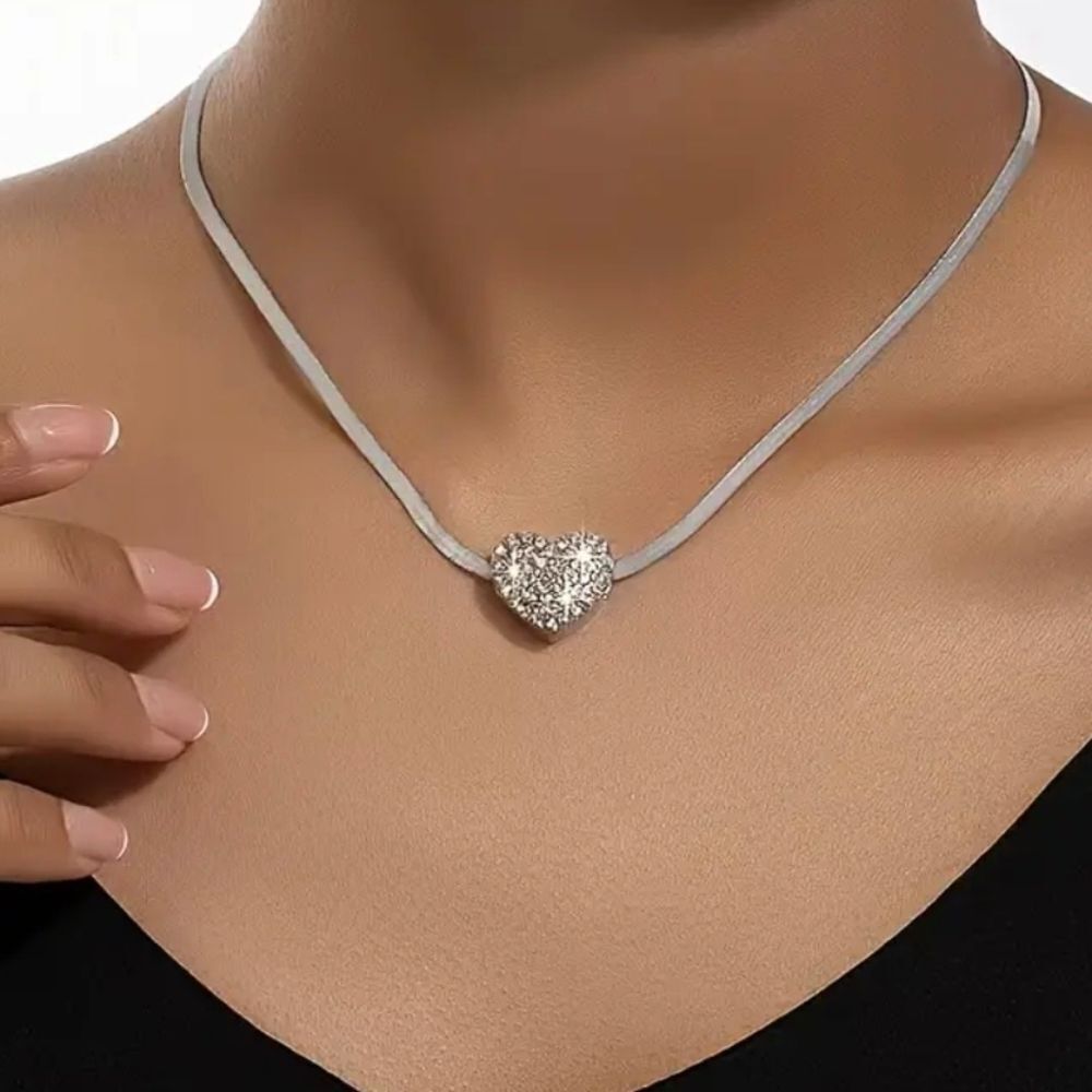 Heart Diamond Inlaid Snake Chain Necklace